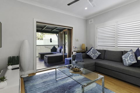 Relaxed Clovelly Beach Home - Parking - Cloey6 - Holiday Jervis Bay 2
