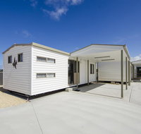 Rocks Retreat Cabin - Seal - Holiday Jervis Bay