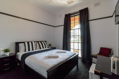 Royal Hotel Ryde - Holiday Jervis Bay 0