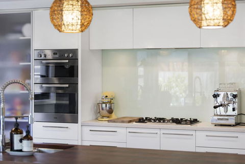 SAFETY BEACH ENTERTAINER - Holiday Jervis Bay 3