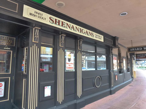 Shenanigans At The Imperial - Holiday Jervis Bay 0
