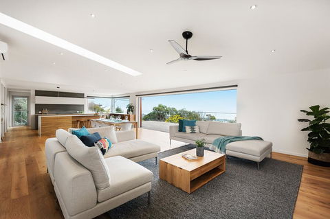 Skyluxe Luxury Retreat With Water Views And Deluxe Interior From Every Room - Holiday Jervis Bay 0
