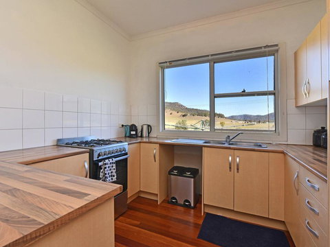 Somerville Wines Farmstay In Broke, Super Cute House On Working Farm. Walk For Miles. - Holiday Jervis Bay 2