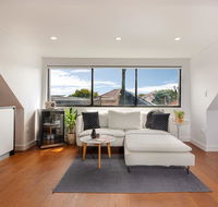 Spacious 2 Bed House 2 AC and Free Street Parking - Holiday Jervis Bay