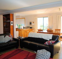Spacious and central to CBD - Holiday Jervis Bay