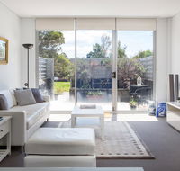 Spacious Modern Apartment In Sydney's North Shore - Holiday Jervis Bay