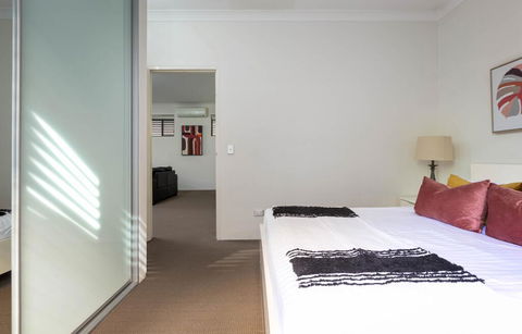 Spacious Two-Bedroom Apartment Near Hospital - Holiday Jervis Bay 2