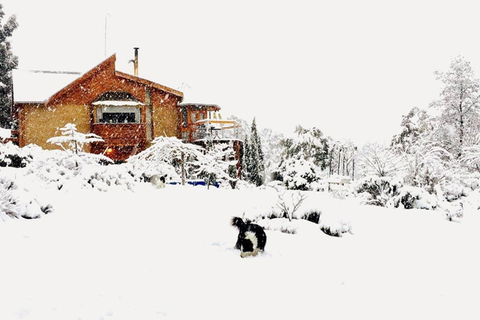 STUNNING HOME WITH AMAZING VIEWS - Just 20 Mins To The City And Only 10 To MONA! - Holiday Jervis Bay 0