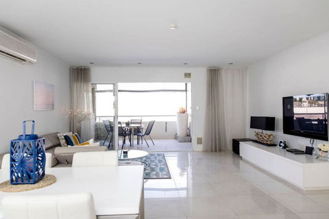 Stylish Executive Apartment With Balcony - Holiday Jervis Bay 0