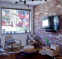Stylish Modern Apartment Located In Marrickville - Holiday Jervis Bay
