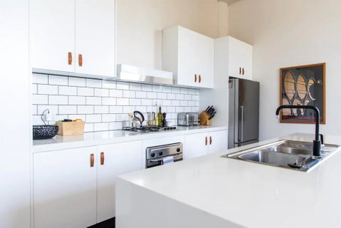 Stylish Warehouse Conversion In The Heart Of Fitzroy - Holiday Jervis Bay 3