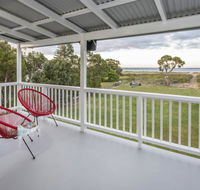 Sugar Shack - Character Family Home Right on the Ocean - Holiday Jervis Bay