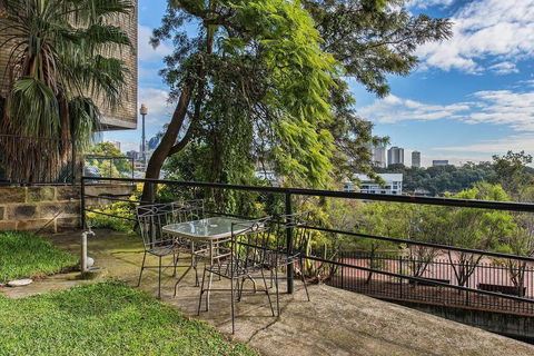 Sun-filled Apartment With Stunning Harbour Views H353 - Holiday Jervis Bay 1