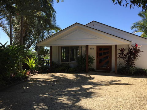 Sunshine Coast Tropical Getaway - Holiday Jervis Bay 2