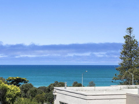 SURF CENTRAL - Wifi, Double Garage & Smack Bang In The Middle Of Town - Holiday Jervis Bay 3