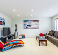 SURFSIDE GETAWAY IN PICTURESQUE INVERLOCH - Holiday Jervis Bay
