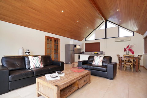 Swanriver Applecross Shortstays - Holiday Jervis Bay 1