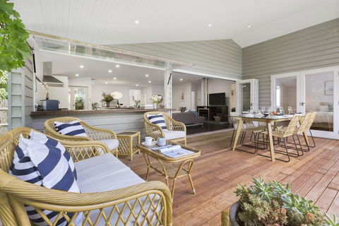 THALASSA HOUSE COASTAL RETREAT DROMANA - Holiday Jervis Bay 1