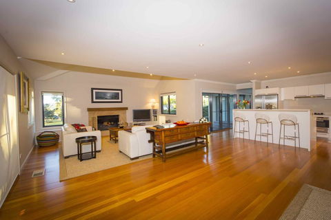 The Arthouse - Holiday Jervis Bay 1