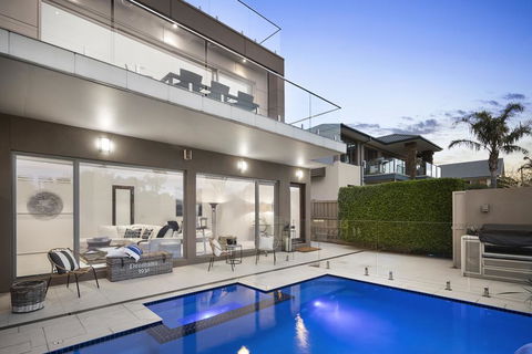 The Aston - Holiday Jervis Bay 0