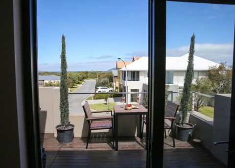 The Beach House At Bayside - Holiday Jervis Bay 1