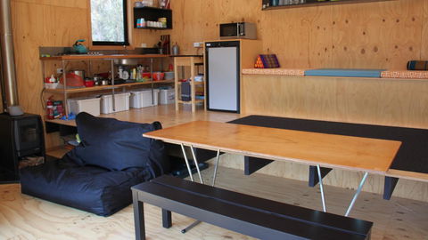 BAY OF FIRES ECO HUT Off Grid Experience At Binalong Bay - Holiday Jervis Bay 6