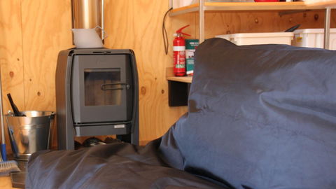 BAY OF FIRES ECO HUT Off Grid Experience At Binalong Bay - Holiday Jervis Bay 7