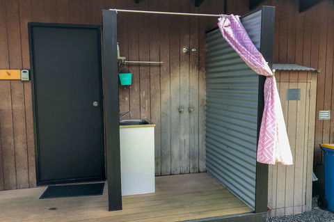 BAY OF FIRES ECO HUT Off Grid Experience At Binalong Bay - Holiday Jervis Bay 17