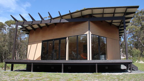BAY OF FIRES ECO HUT Off Grid Experience At Binalong Bay - Holiday Jervis Bay 21