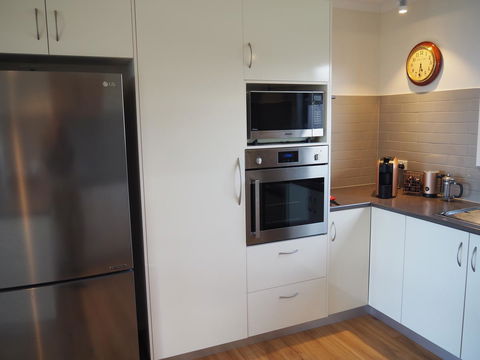 GRANITE BEACH HOUSE @ Bay Of Fires - Holiday Jervis Bay 11