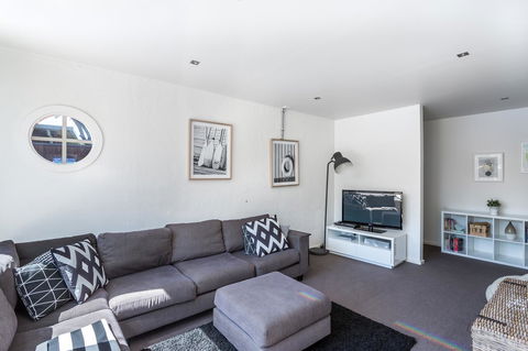 Front Beach House - Holiday Jervis Bay 10