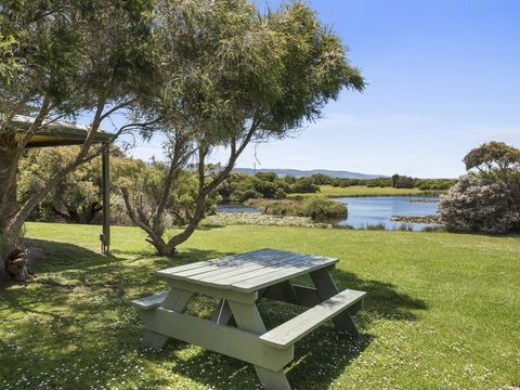 Apollo Bay Cottages - Holiday Jervis Bay 6