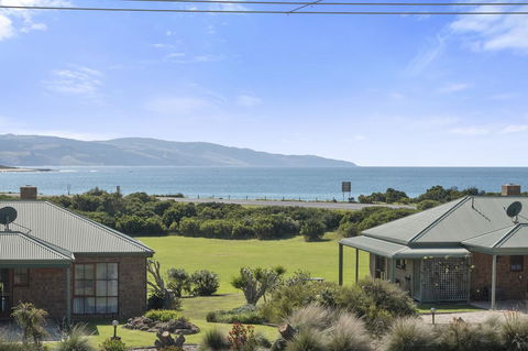 Apollo Bay Cottages - Holiday Jervis Bay 1