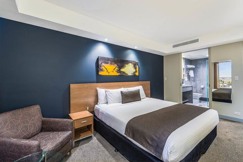 Mantra Melbourne Airport - Holiday Jervis Bay 24