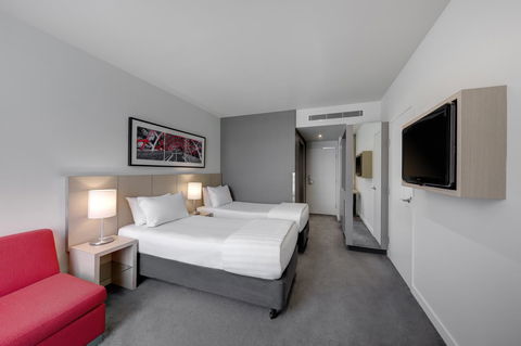 Travelodge Hotel Melbourne Docklands - Holiday Jervis Bay 1