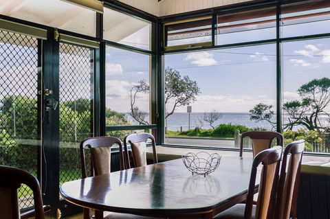 Beach Front Beauty - Ocean Front Views - Holiday Jervis Bay 0
