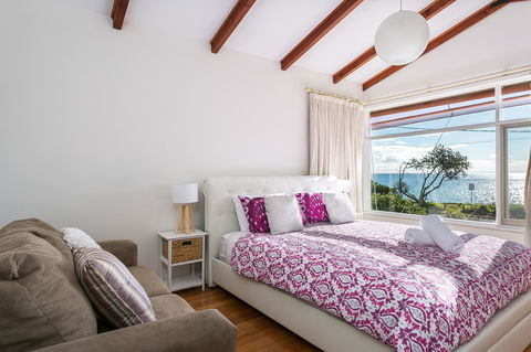Beach Front Beauty - Ocean Front Views - Holiday Jervis Bay 7