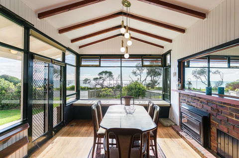 Beach Front Beauty - Ocean Front Views - Holiday Jervis Bay 1