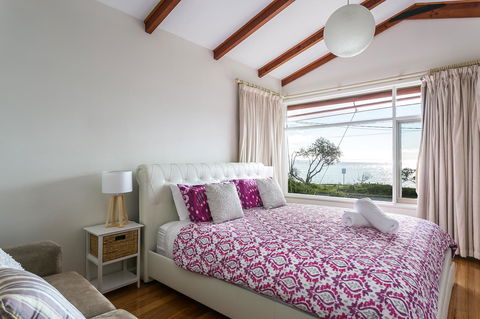 Beach Front Beauty - Ocean Front Views - Holiday Jervis Bay 9