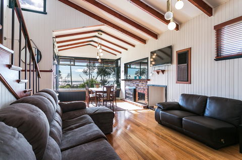 Beach Front Beauty - Ocean Front Views - Holiday Jervis Bay 6