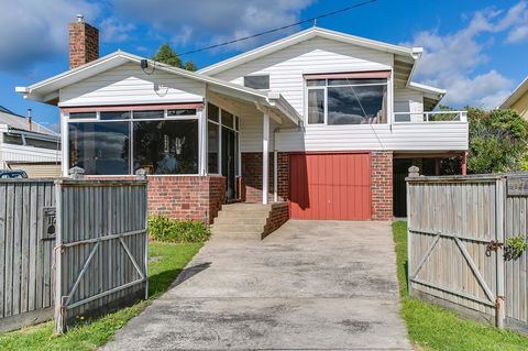 Beach Front Beauty - Ocean Front Views - Holiday Jervis Bay 17