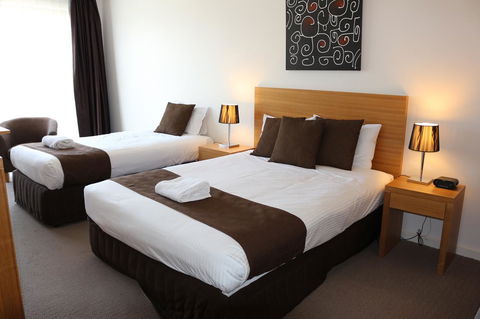 Bairnsdale International - Holiday Jervis Bay 12