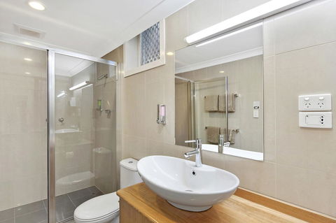 Melbourne's Princes Park Hotel - Holiday Jervis Bay 1