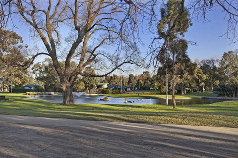Melbourne's Princes Park Hotel - Holiday Jervis Bay 8
