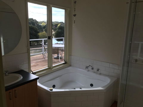 Lakeside Conti Villas - Holiday Jervis Bay 3