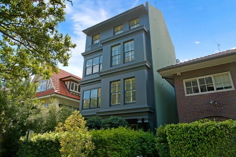 The Courtyard Of St Neot - Art Deco 2BR Potts Point Apartment With Large Courtyard In Stunning Location - Holiday Jervis Bay 1