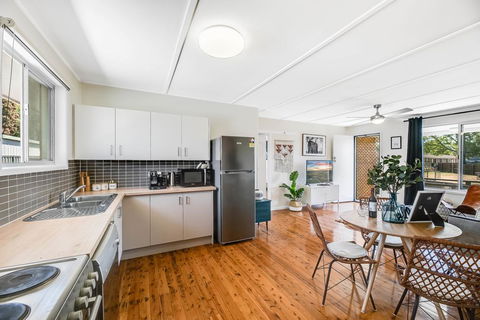 The Cowhide Cabin - Comfy, Family Friendly Stays In Toowoomba - Holiday Jervis Bay 2