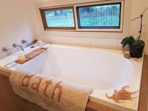 The Gurdies Room With Amazing Sunset Views - Holiday Jervis Bay 2