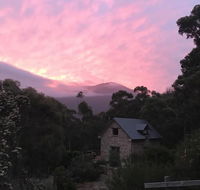 The Stone Cottage with tennis court - Holiday Jervis Bay