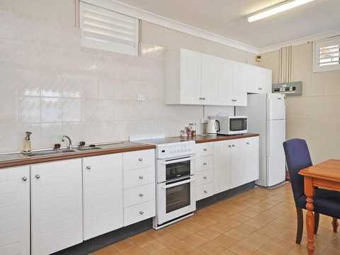 The Studio On The Lake @ Fishing Point, Lake Macquarie - Honestly Put The Line In And Catch Fish - Holiday Jervis Bay 3